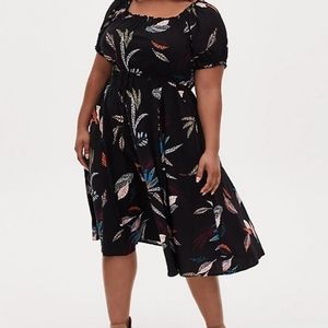 NWOT Black & Leaf Print Midi Dress WITH POCKETS!